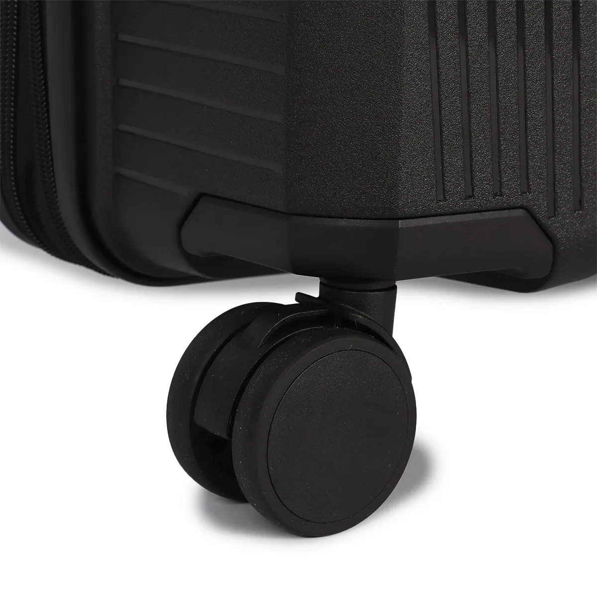 Saleys Travel Bags TRAVELITE FIJI 77CM TROLLEY CASE - Black - Image 9